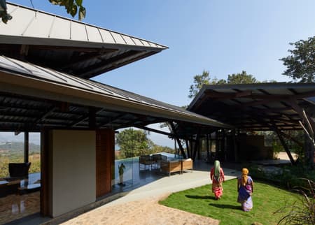 Lateral Verandah House